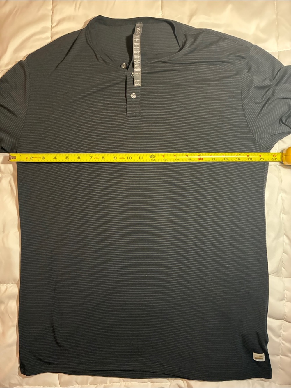 Vuori Black Short-Sleeve Henley Polo - Picture 4 of 7